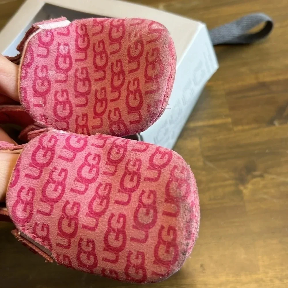 Ugg Roos Slippers Monogram Baby Girl Small 2/3 Soft Sole Suede
